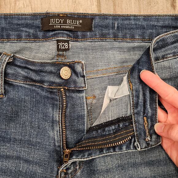 Judy Blue Jeans Womens Size 7 / 28 Thermal Patch Boyfriend Distressed Ankle Crop - Picture 7 of 11